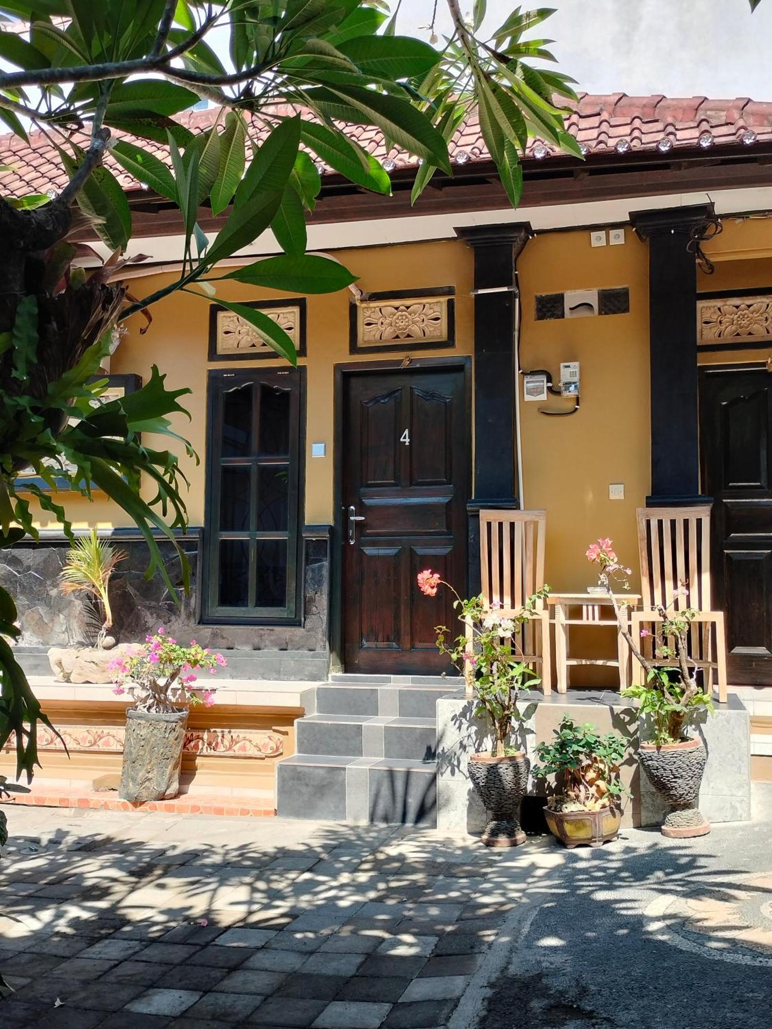 Tirtasuci House Hotel Kuta Lombok Exterior foto